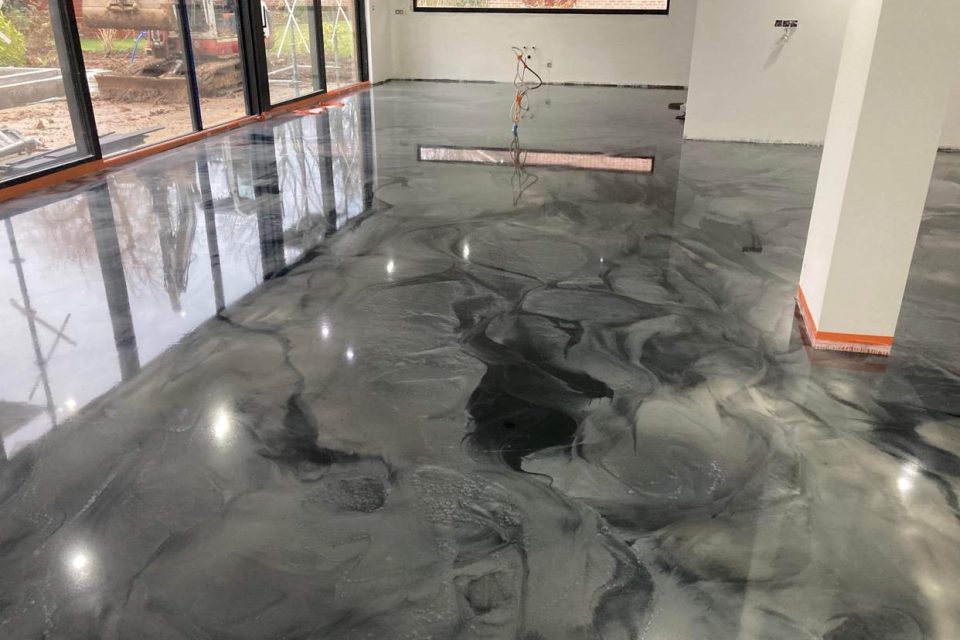 Résine décorative gris anthracite mat - Pose à Paris, Belgique et Suisse